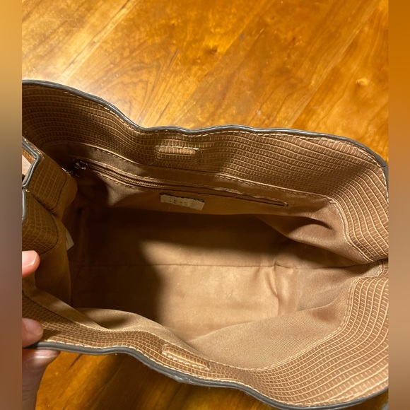 A New Day Bucket Bag - Picture 4 of 5